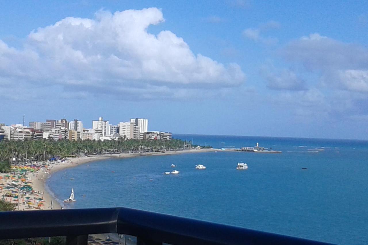 Na Beira Mar De Pajucara- Edif Neo- Apartamento Quarto E Sala- Tem Varanda - Vista Lateral Do Mar- Rua Julio Plech Filho 60 Esquina Com Avenida Doutor Antonio Gouveia - Consumo Eletrico E Pago No Ckeck-Out 1Kwh E 1,35 Reias Maceió Exterior foto