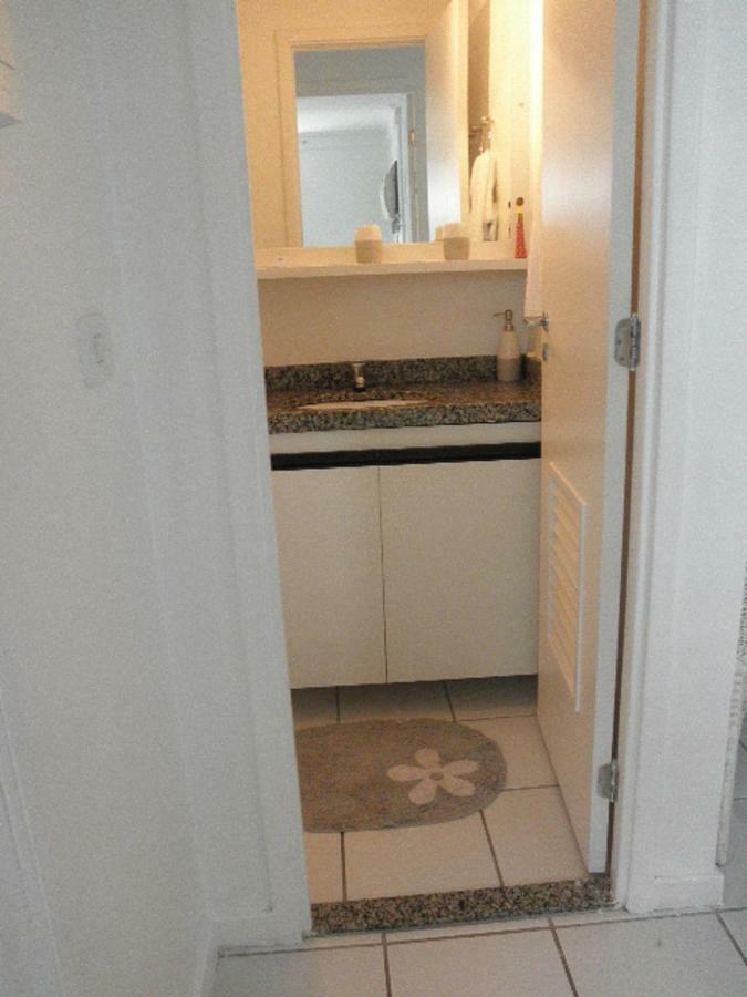 Na Beira Mar De Pajucara- Edif Neo- Apartamento Quarto E Sala- Tem Varanda - Vista Lateral Do Mar- Rua Julio Plech Filho 60 Esquina Com Avenida Doutor Antonio Gouveia - Consumo Eletrico E Pago No Ckeck-Out 1Kwh E 1,35 Reias Maceió Exterior foto